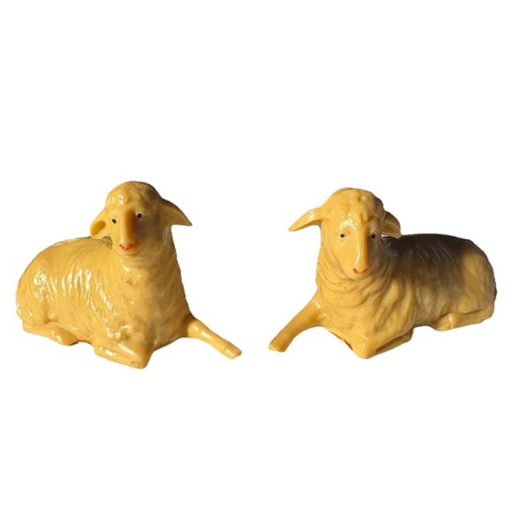 Vtg Nativity Creche Pair Sheep Lambs  Animal Figures ART Plastics Hong Kong - Picture 1 of 7